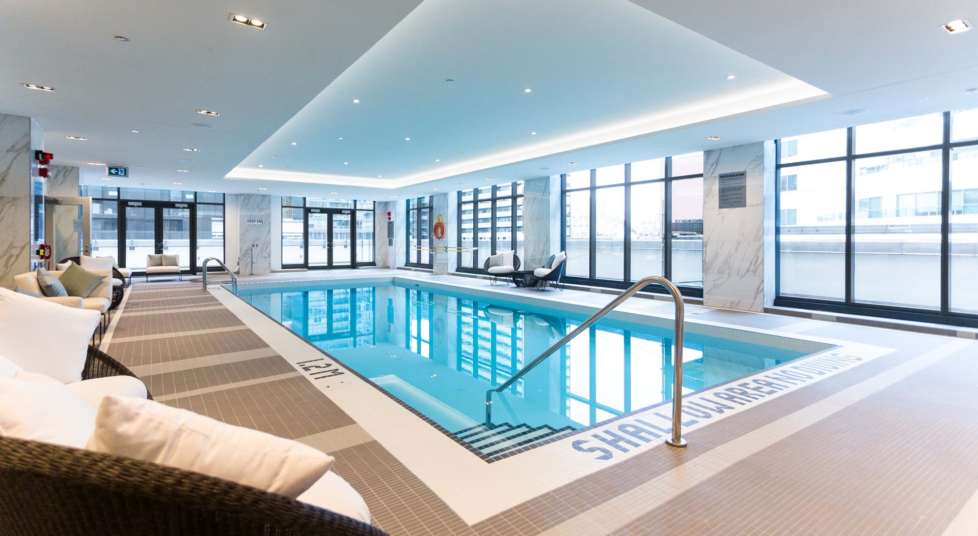 king blue hotel toronto indoor pool